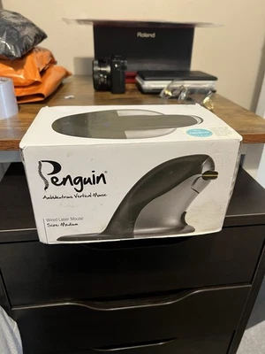 Posturite Penguin Ambidextrous Wired Ergonomic Mouse Rechargeable Size Medium - Image 1 of 4