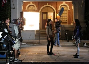 PRETTY LITTLE LIARS - TV SHOW PHOTO #22 - BEHIND THE SCENES - Imagen 1 de 1