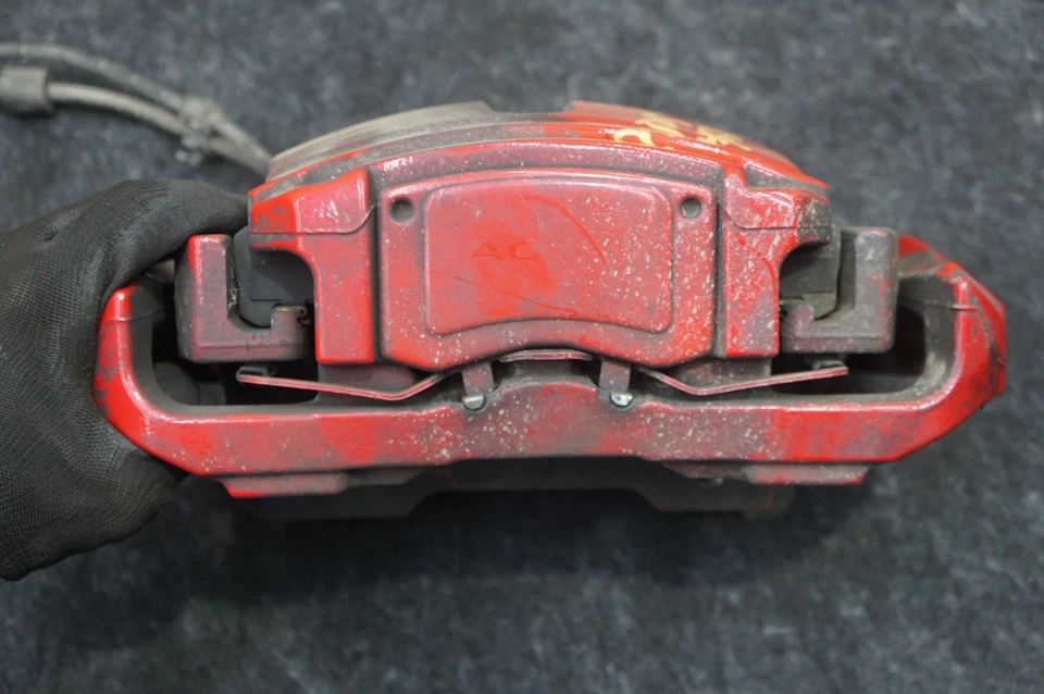 Pinza de freno delantero izquierdo conductor y soporte rojo OEM T2R7242 Jaguar tipo F R 14-20 Foto 1 de 4