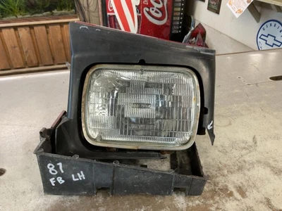 Headlamp PONTIAC FIREBIRD Right 82 83 84 85 86 87 88 89 90 RH LIGHT NO MOTOR - Image 1 of 4