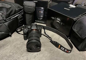Appareil photo hybride Sony A7r5/Objectif 24-70 GM II - Photo 1/3