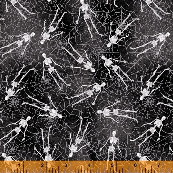 Tela de Halloween por comprar, esqueletos y redes, algodón Windham 52519D-3, TheFabricEdge Foto 1 de 1