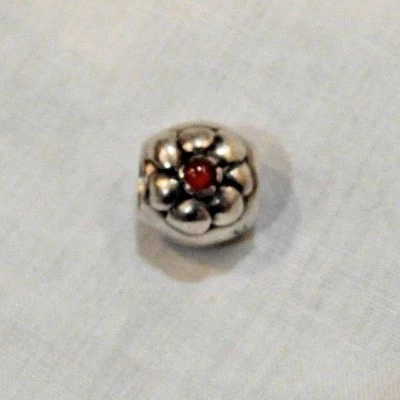 Старый новый запас Chamilia серебро цветок с центром красный камень бусина подвеска - Изображение 1 из 3