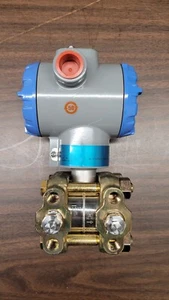 Honeywell Smartline Pressure Transmitter STD820-A1HC4AS-1-0-AHA-1SS-A-10A0-00-00 - Picture 1 of 8