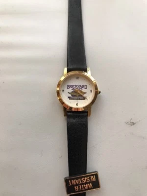 Reloj para mujer Brickyard 400 Inagural Race Foto 1 de 4