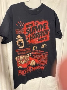 T-shirt disgustosa insanguinata in scatola. Come sopravvivere a un film horror - Foto 1 di 11