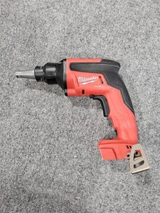 Pistola de tornillo Milwaukee 2866-20 M18 COMBUSTIBLE 18V *Usada - Imagen 1 de 4