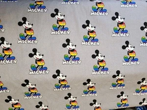 Disney Pride Mickey Mouse Running Regenbogen 100% Baumwollstoff Meterware - Bild 1 von 5