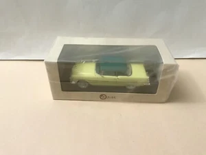 1/43 Esval 1955 Oldsmobile Super 88 Holiday coupe yellow and green roof - Picture 1 of 12