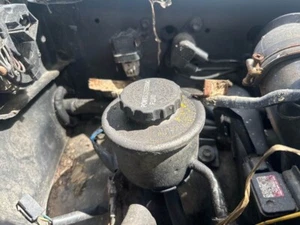 2000 Toyota Hilux LN165 Power Steering Reservoir Bottle 1997-2005 #B556 - Picture 1 of 8