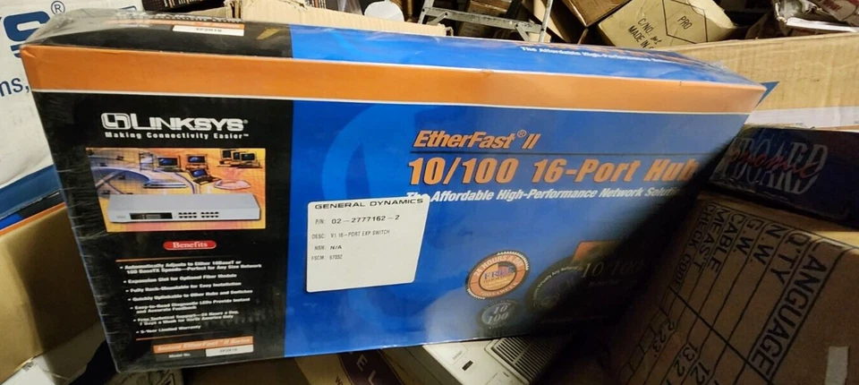 Linksys 16 Port RJ45 10/100 Mbps Ethernet Network Desktop LAN HUB Power  NEW BOX - Image 1 of 3
