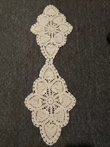 VINTAGE DRESSER SCARF DOILY EMBROIDERED OFF WHITE 28" X 9" - Picture 1 of 5
