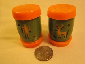 Vintage KUNSTSTOFF Salz Pfefferstreuer MAN DEER TIPI [Z230b] - Bild 1 von 1