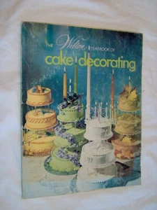 WILTON 1974 YEARBOOK Of CAKE DECORATING Instructions Designs Reference Catalog - Picture 1 of 12