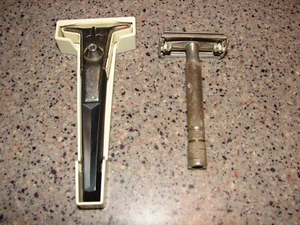 (2) Vintage Razors Gillette Techmatic W/ Holder & Fat Boy Razor Both Work Great - Picture 1 of 9