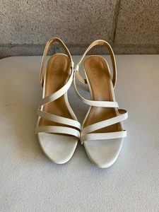 Naturalizer Brenta Damen-Sandale mit Absatz weiß glatt 9,5 M - Bild 1 von 7