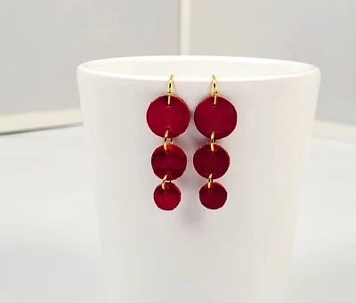 Терракотовая капля ручной работы из натуральной кожи с металлическими кольцами акценты сделано в США - Изображение 1 из 3