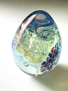 Vintage Briefbeschwerer mundgeblasen mehrfarbig Blumenwirbel eiförmig - Bild 1 von 5
