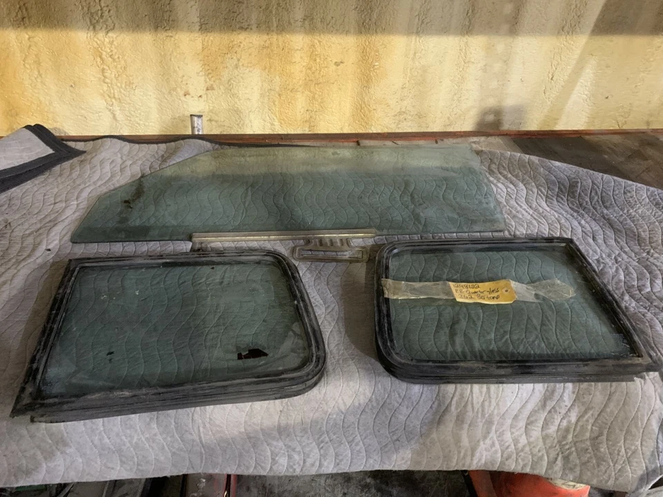 Cristal ventana Volvo 262 Bertone LR 1/4 Foto 1 de 1