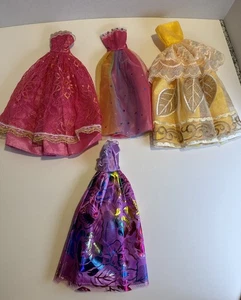 Barbie Puppe Ballkleid Kleider Kleidung 4 Stück - Bild 1 von 10