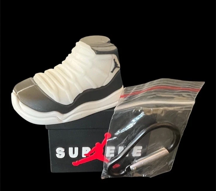 Silicone | 3D Cartoon JordanSneakers w Keychain | Compatible w AirPods Gen 1 & 2 - Image 1 of 1