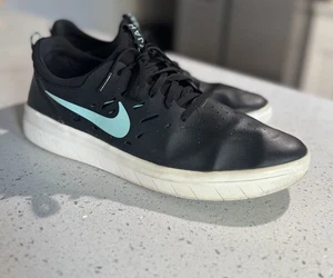 Nike SB NYJAH FREE schwarz tropisch Twist schwarz AA4272-006 Größe 10,5 Herrenschuhe - Bild 1 von 9