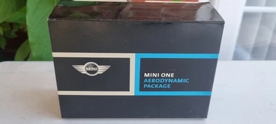 MINICHAMPS Mini Cooper 2005 Sony Ericsson 1:43 - Image 1 of 4