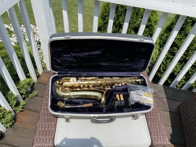 Saxofón alto Conn Shooting Star 1970 vintage con estuche y boquilla Yamaha bonito Foto 1 de 4