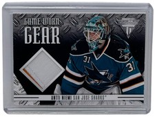 Antti Niemi 2012-13 Panini Titanium Game Worn Gear Patch #3/25 San Jose #GG-NI