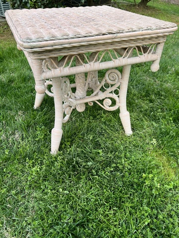 Antique Beautiful Wicker Victorian, side table, coffee table Cover
