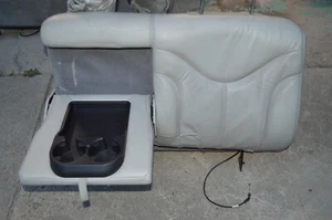 YUKON TAHOE 2000-06 OEM TRASERO SEGUNDA FILA ASIENTO SECCIÓN SUPERIOR PLEGABLE PORTAVASOS CUERO - Imagen 1 de 3
