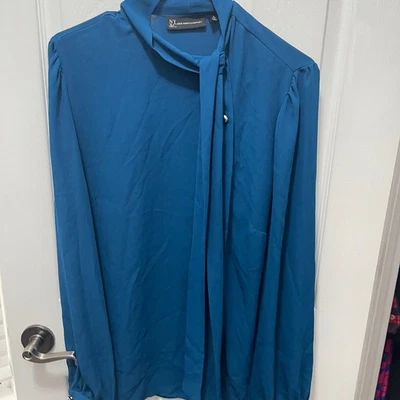 New York and Co Womens Medium Teal Blue Keyhole Neck Stretch Flowy Pleated - Image 1 of 4