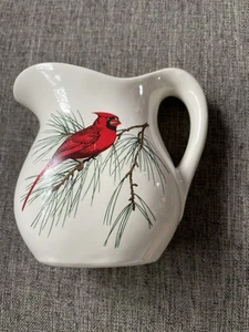 Cremiera vintage in ceramica con grosbeak rosso cardinale e seno rosso dipinto a mano - Foto 1 di 6