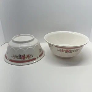 Melamine ShunTao Serving Bowls Pink and White Floral Design Taiwan Set of 2 Vtg - Picture 1 of 9