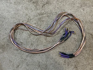 3 cables de altavoces ovalados Analysis Plus 8 pies cada uno con enchufes de plátano - Imagen 1 de 5