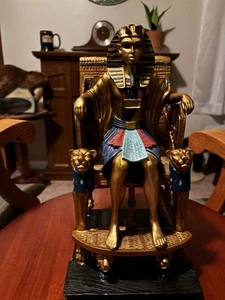 king tut statue - Bild 1 von 8