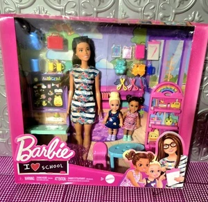 Barbie I Love School Classroom Playset with Career Fashion Teacher Doll Kelly - Picture 1 of 6