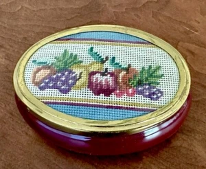 Vintage Framecraft ovale Schmuckstückbox 3"" abgeschlossen Blumen- & Obstkreuzstich lila UK - Bild 1 von 8
