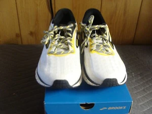 Size 11 - Brooks Trace 1 White - Picture 1 of 5