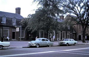 Original Slide - Street Scene / 2 x Vintage Classic Cars / American Automobiles - Picture 1 of 1