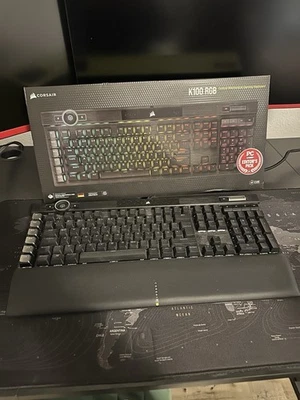 Corsair K100 RGB Optical-Mechanische Gaming QWERTZ Tastatur OPX Switch Schwarz - Bild 1 von 4