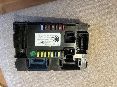 2015-2018 jeep renegade блок реле предохранителя кабины 00520780650 OEM 2016 2017 - Изображение 1 из 3