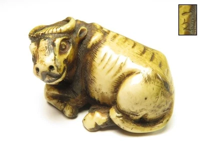 Ancien boeuf sculpté japonais en bois de cerf Netsuke signé Edo (1603-1868)... - Photo 1/4