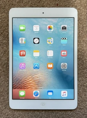 Apple iPad Mini 1st Generation White 16GB WiFi Model A1432 - Image 1 of 4