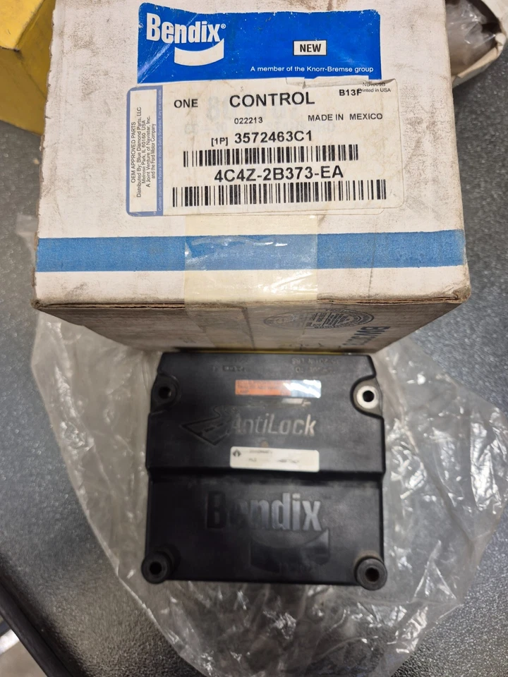 3572463C1 Bendex ABS control valve for IH heavy truck - Image 1 of 3
