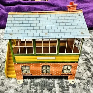 Vintage Tinplate Hornby O Gauge Model Railway Train Station Signal Box - Foto 1 di 5