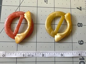 Vintage Signed German Plastic Scarf Slides Buckles Pearlescent - Set Of Two (2) - Imagen 1 de 5