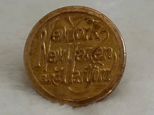 Goldtone Uniform Button 15/16” Round Shank New York Haven Hartford Railroad RR - Picture 1 of 4