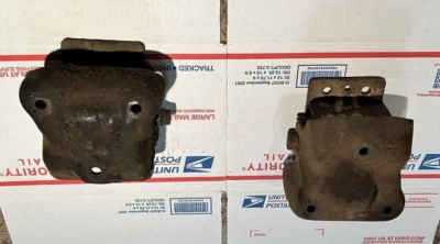 73-87 Original Chevy GMC Camión Blazer Suburbano Jimmy MOTOR MONTAJE 334607 334608 Foto 1 de 4