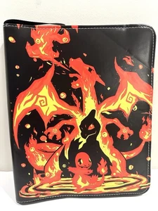 NUEVO Carpeta Pokémon Charizard Grande 9 Bolsillos 900 Cartas Cuero Cremallera Almacenamiento - Imagen 1 de 3